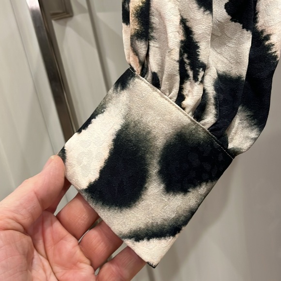 EUC & Other Stories black and tan print tie belted long sleeve wrap midi dress. - Picture 7 of 16